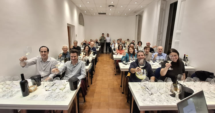 Madrid acoge una cata magistral de vinos de la D.O. Ribeiro